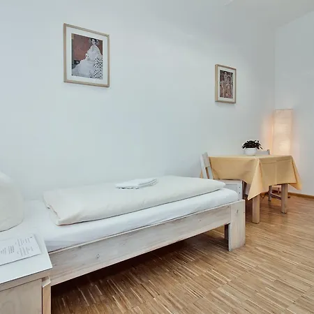 Vandrerhjem Carl *